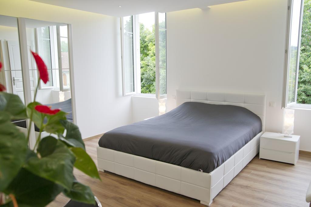 Moulin Des Tours Bed & Breakfast Barbaste Room photo